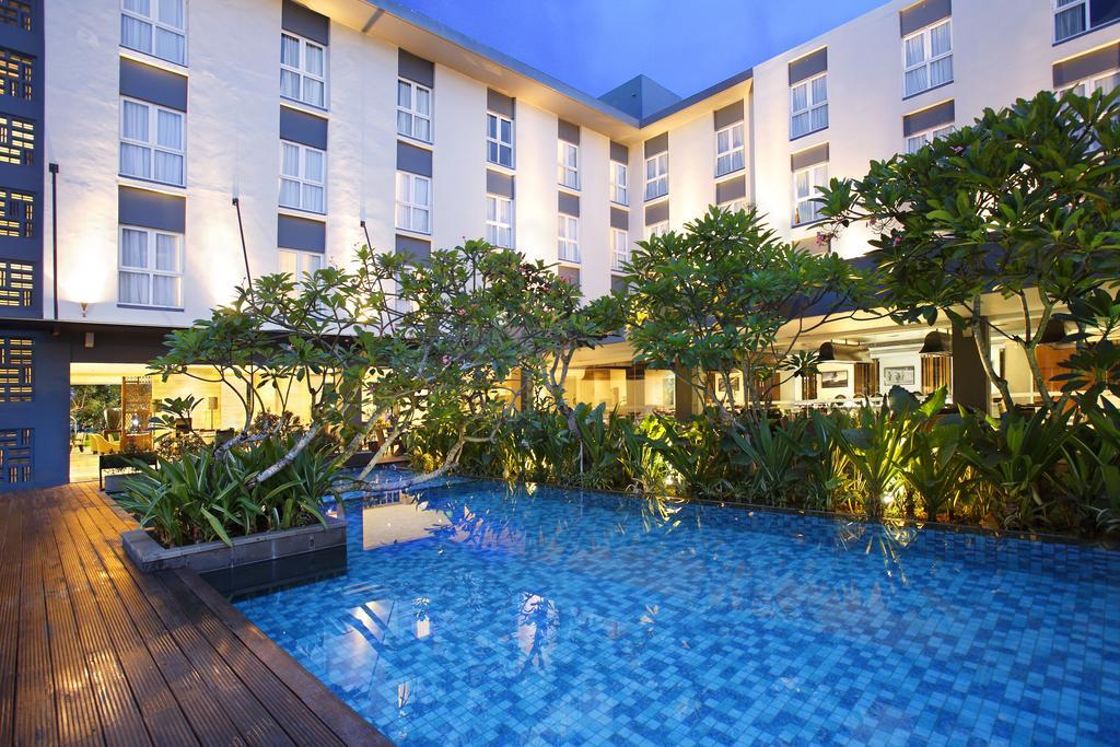 Hotel Santika Mataram Exterior photo