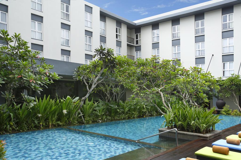 Hotel Santika Mataram Exterior photo