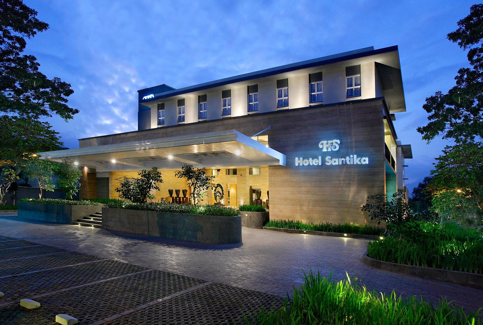 Hotel Santika Mataram Exterior photo